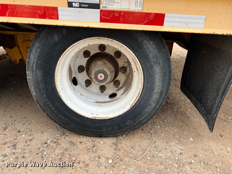 image for item DJ7620 2007 Trail King TK50-412  drop deck equipment trailer