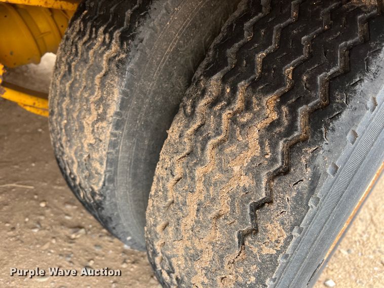 image for item DJ7620 2007 Trail King TK50-412  drop deck equipment trailer