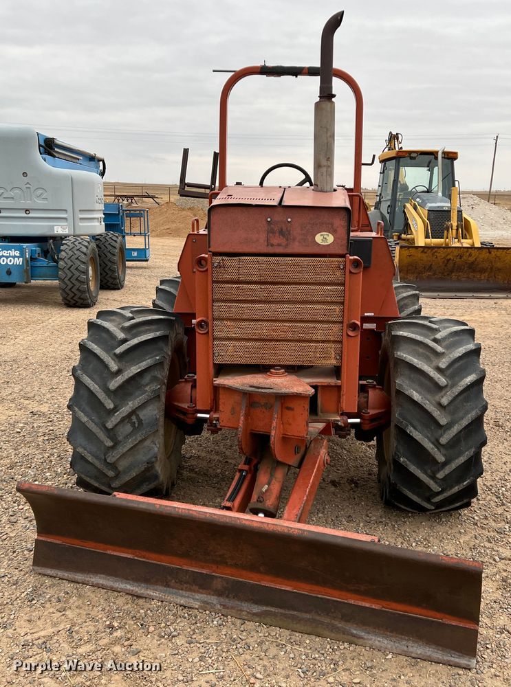 image for item DJ7626 1994 Ditch Witch 7610  trencher