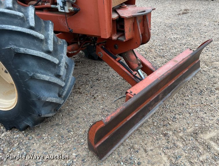 image for item DJ7626 1994 Ditch Witch 7610  trencher