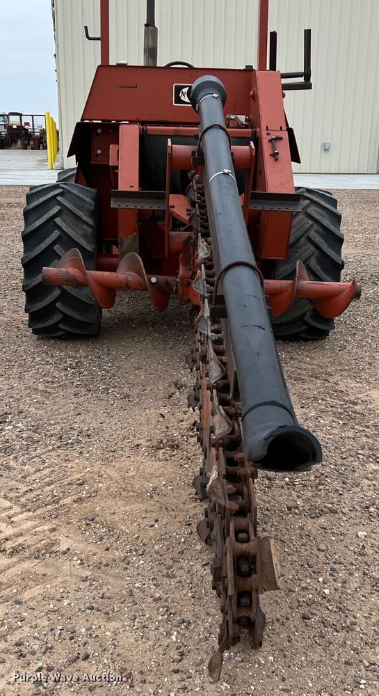 image for item DJ7626 1994 Ditch Witch 7610  trencher
