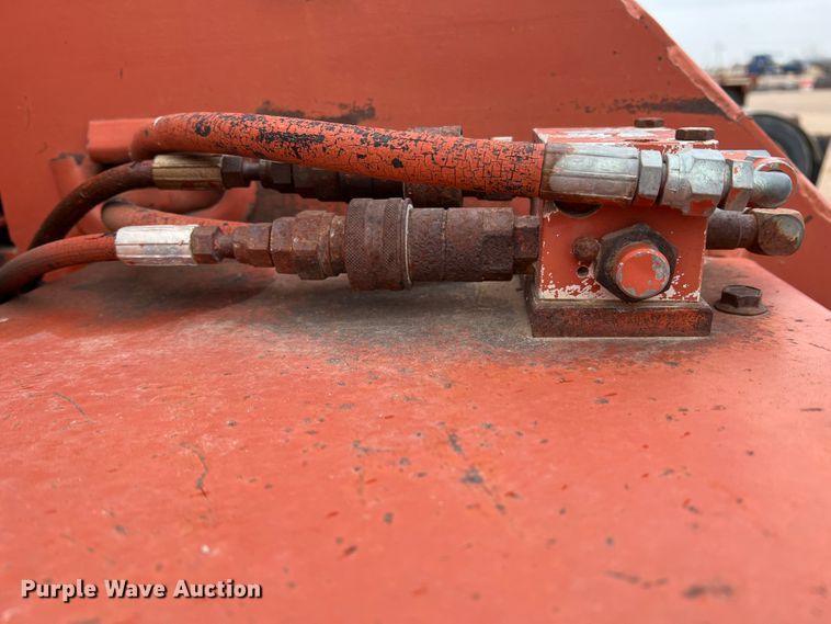 image for item DJ7626 1994 Ditch Witch 7610  trencher