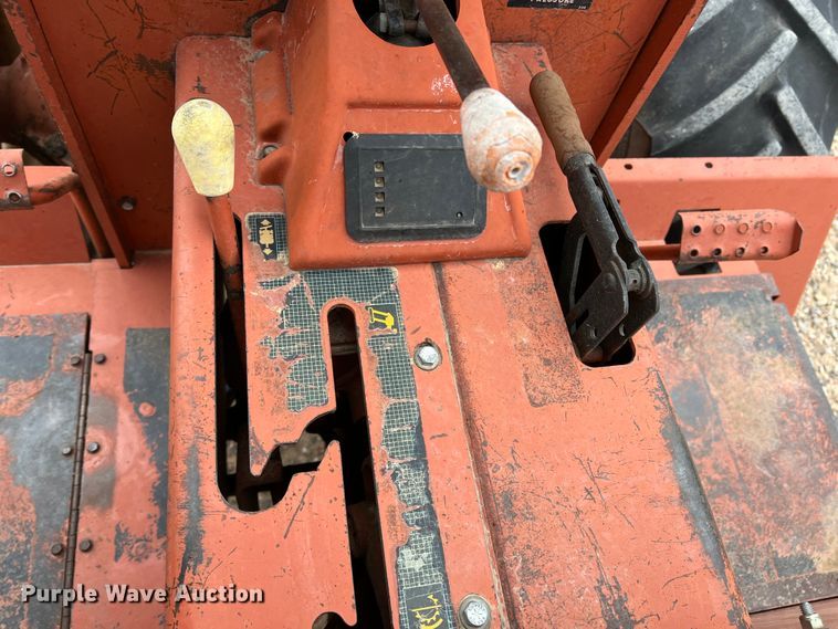 image for item DJ7626 1994 Ditch Witch 7610  trencher