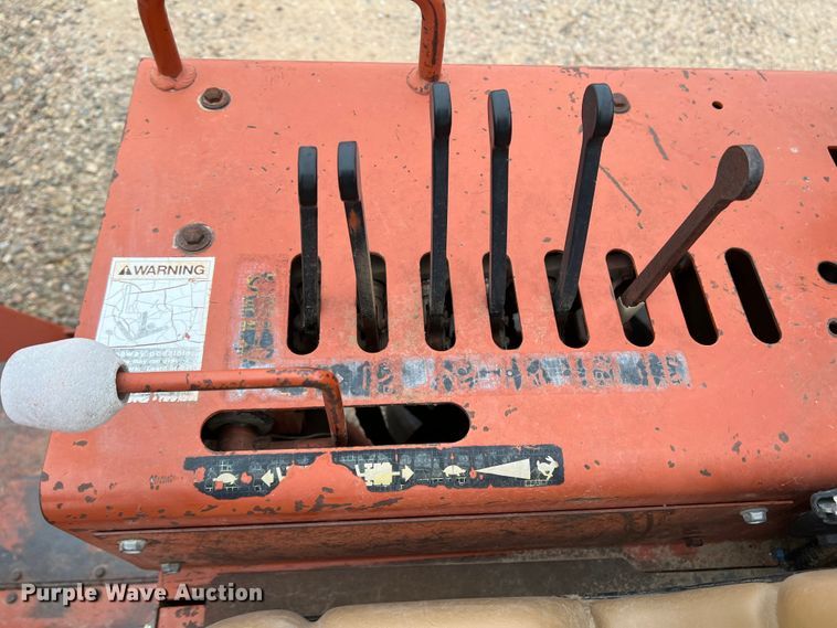 image for item DJ7626 1994 Ditch Witch 7610  trencher