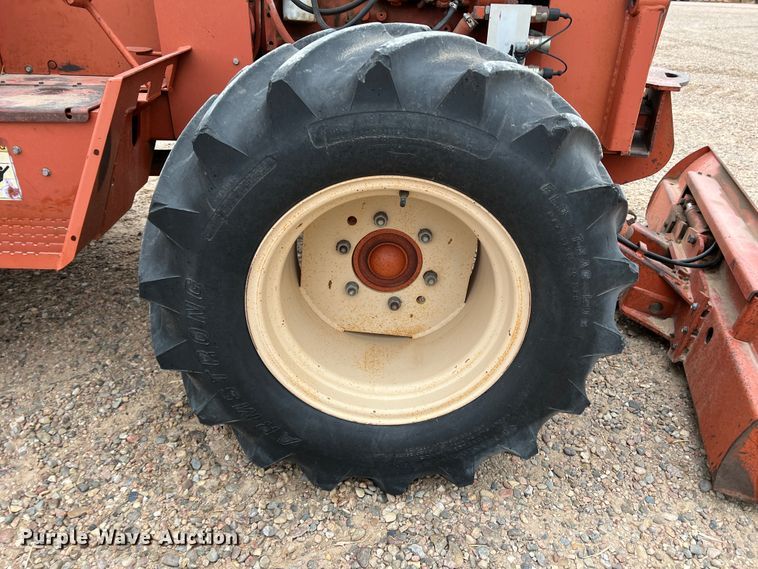 image for item DJ7626 1994 Ditch Witch 7610  trencher