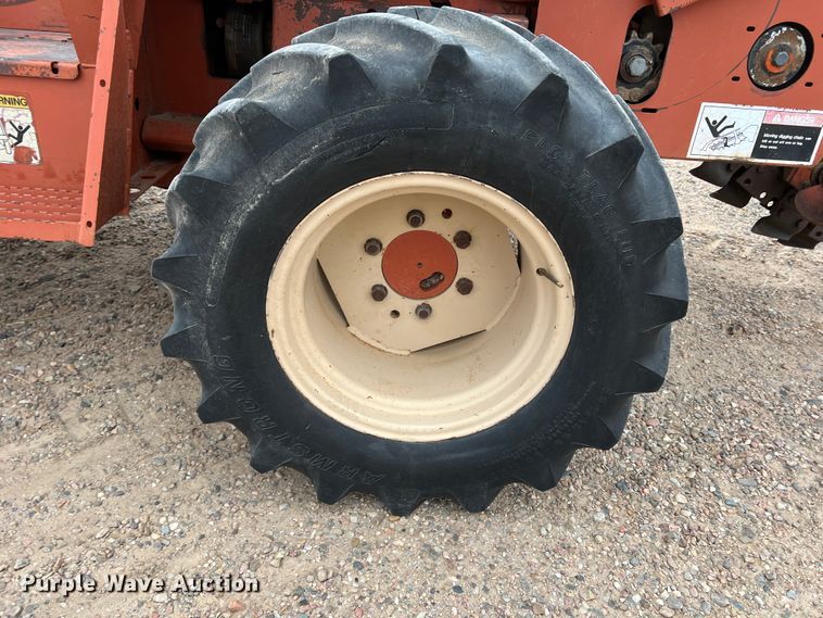 image for item DJ7626 1994 Ditch Witch 7610  trencher