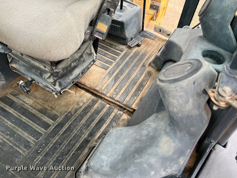 image for item DJ7627 2001 John Deere 310SG  backhoe