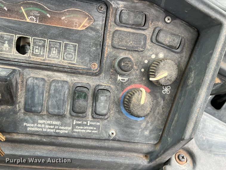 image for item DJ7627 2001 John Deere 310SG  backhoe