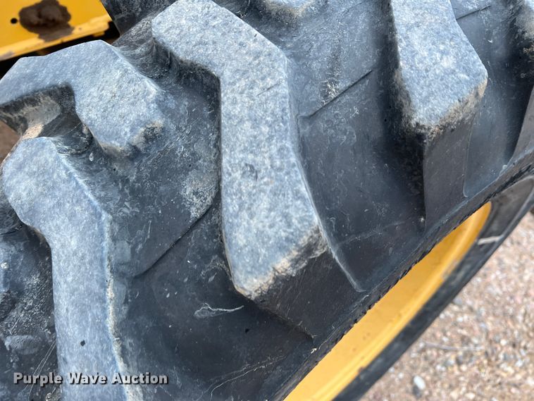 image for item DJ7627 2001 John Deere 310SG  backhoe