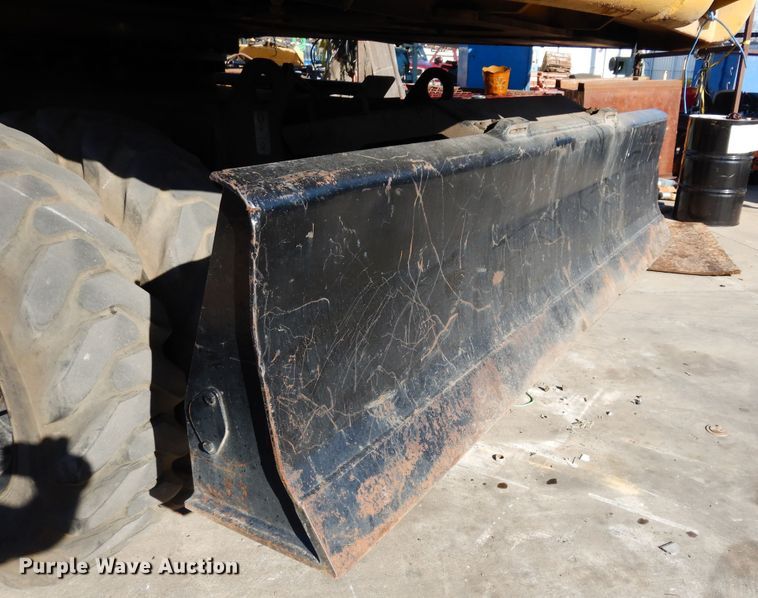 image for item DK0306 1998 Caterpillar M318  wheeled excavator