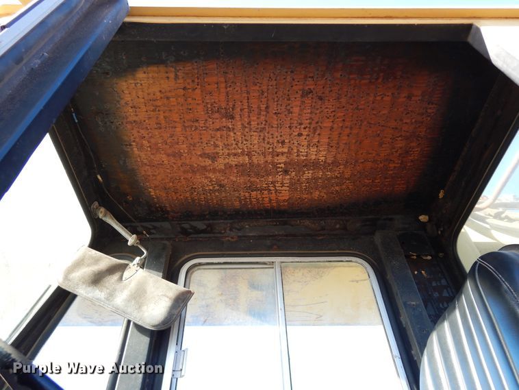 image for item DK0329 1992 Gradall G3WD  wheeled excavator