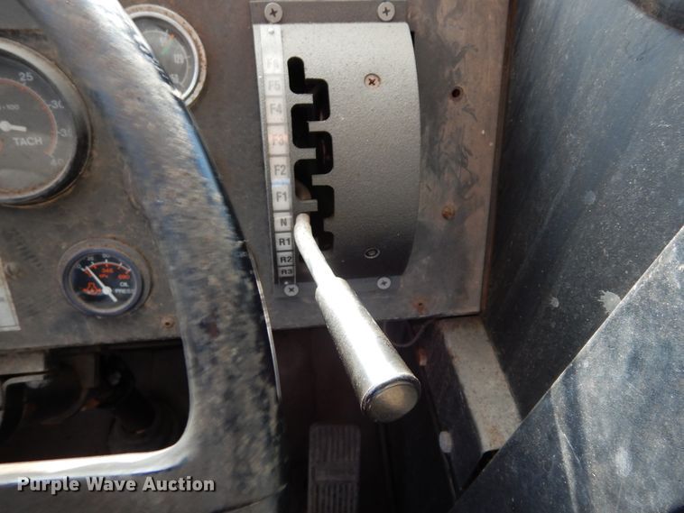 image for item DK0329 1992 Gradall G3WD  wheeled excavator