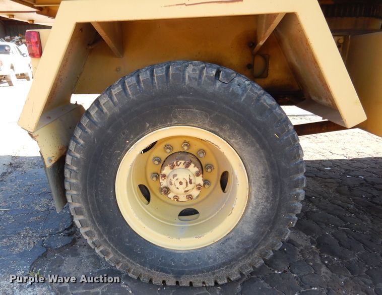 image for item DK0329 1992 Gradall G3WD  wheeled excavator