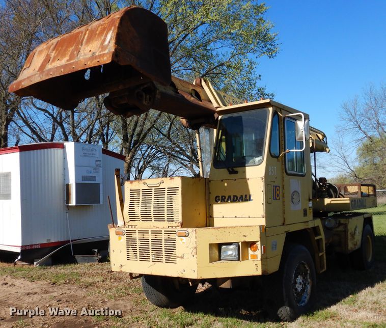 image for item DK0330 1993 Gradall G3WD  wheeled excavator