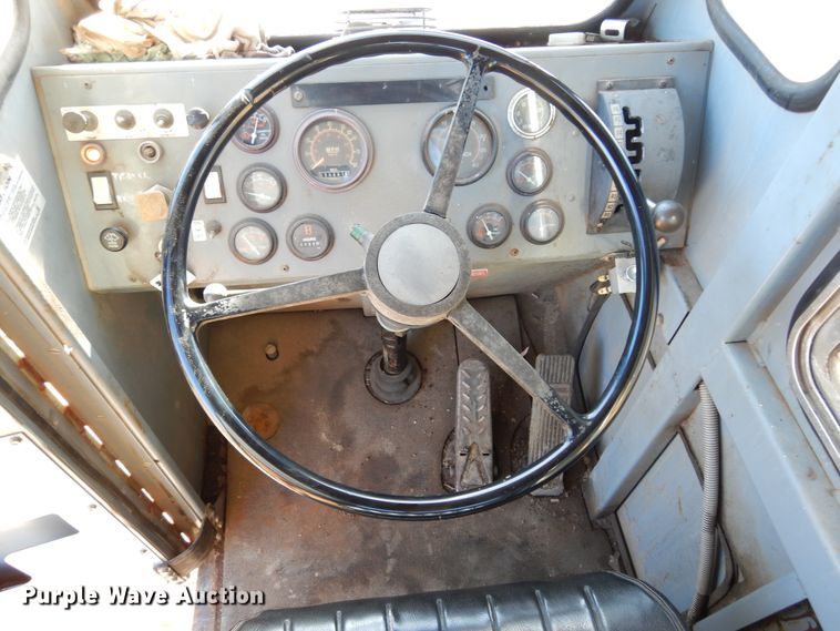 image for item DK0330 1993 Gradall G3WD  wheeled excavator