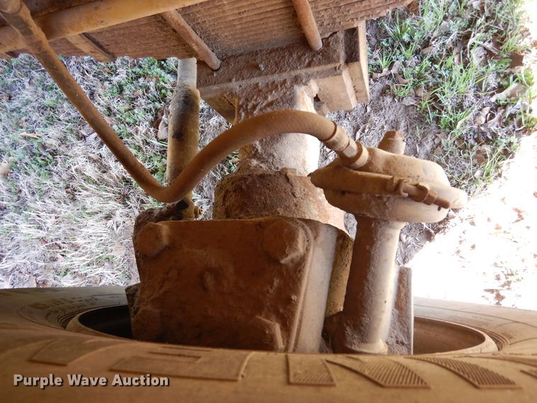 image for item DK0330 1993 Gradall G3WD  wheeled excavator