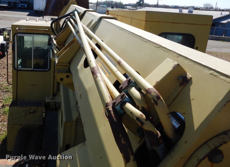 image for item DK0330 1993 Gradall G3WD  wheeled excavator