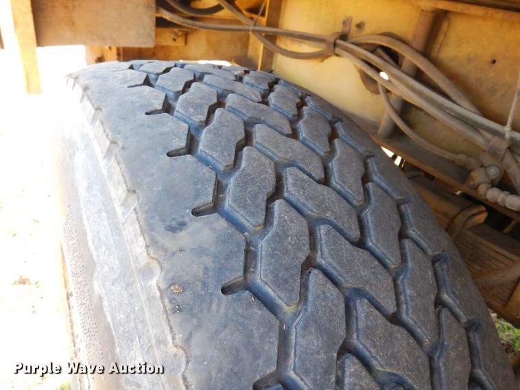 image for item DK0330 1993 Gradall G3WD  wheeled excavator