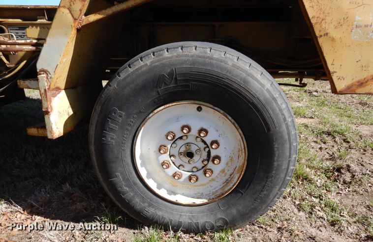 image for item DK0330 1993 Gradall G3WD  wheeled excavator