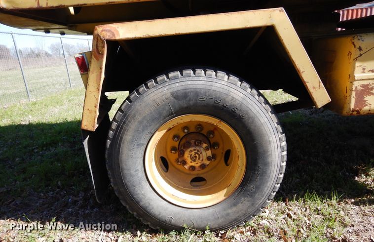 image for item DK0330 1993 Gradall G3WD  wheeled excavator