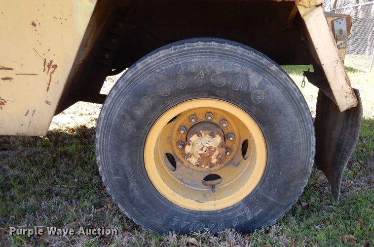 image for item DK0330 1993 Gradall G3WD  wheeled excavator