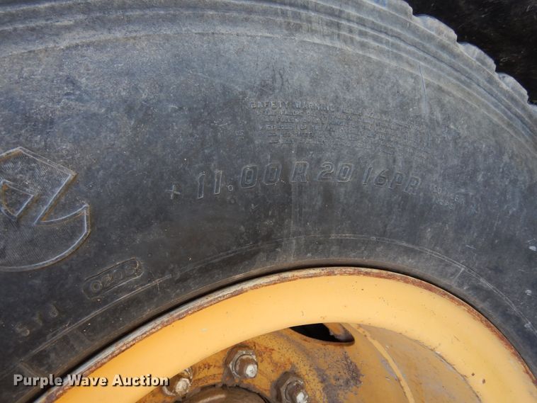 image for item DK0330 1993 Gradall G3WD  wheeled excavator