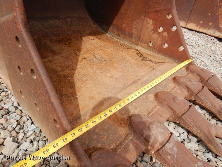 image for item DK4401 John Deere  41" W excavator bucket