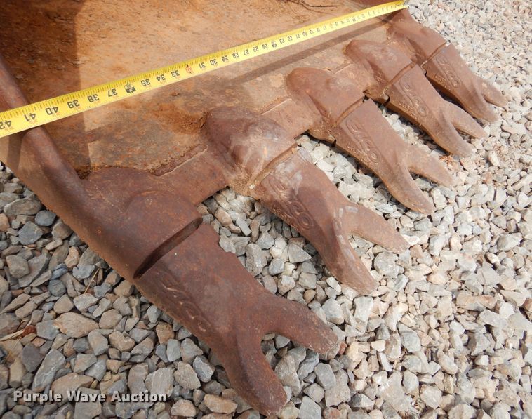 image for item DK4401 John Deere  41" W excavator bucket