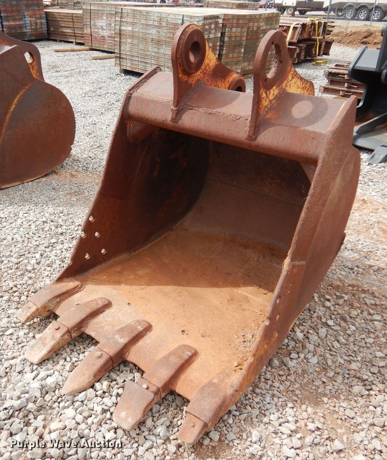 image for item DK4402 John Deere  41" W excavator bucket