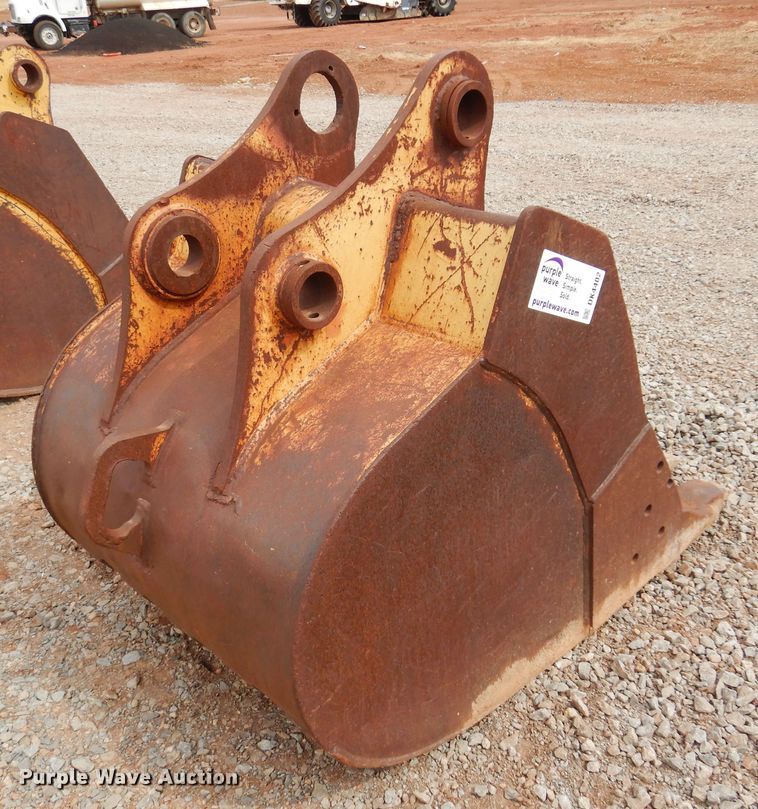 image for item DK4402 John Deere  41" W excavator bucket