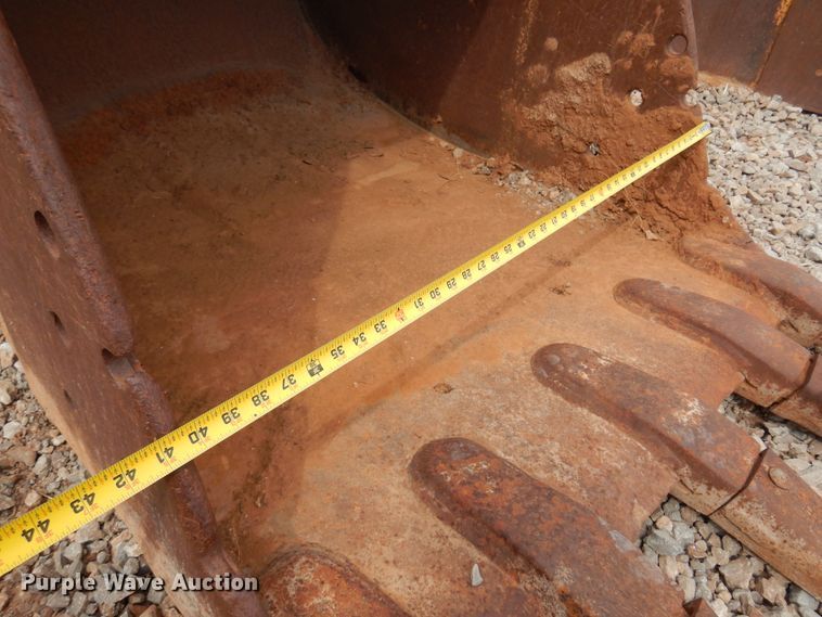 image for item DK4402 John Deere  41" W excavator bucket