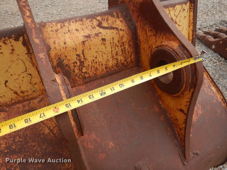 image for item DK4402 John Deere  41" W excavator bucket