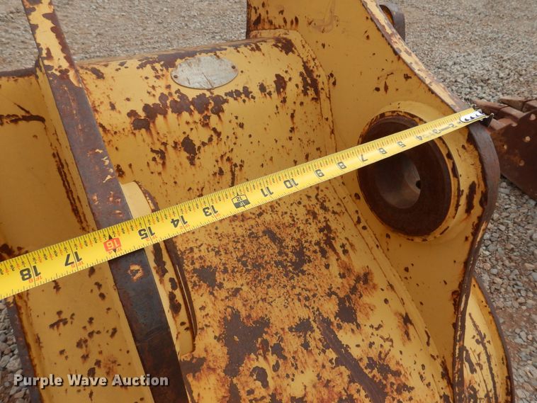 image for item DK4403 John Deere  30" W excavator bucket