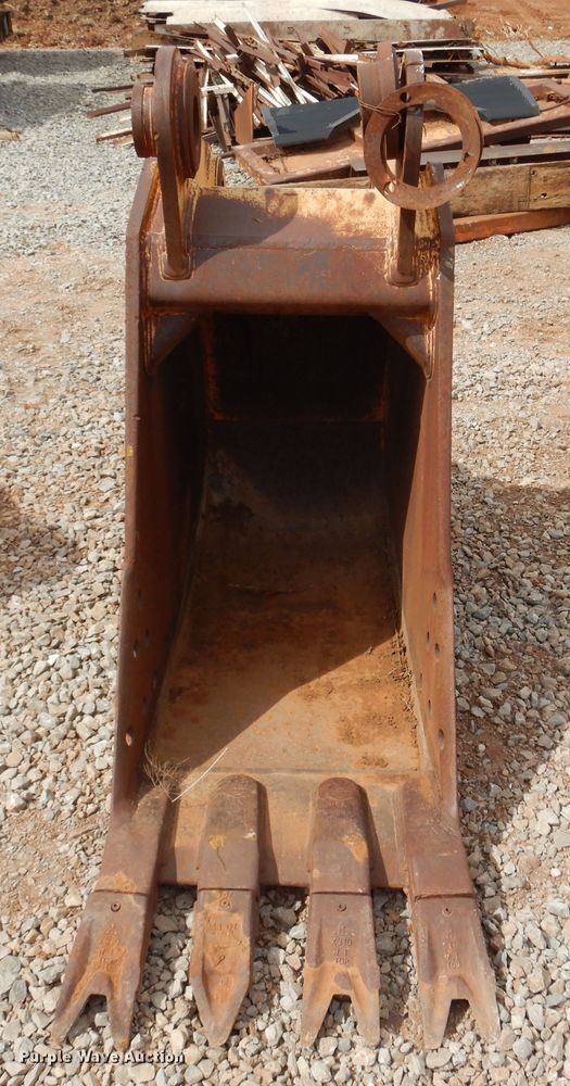 image for item DK4404 John Deere  24" W excavator bucket