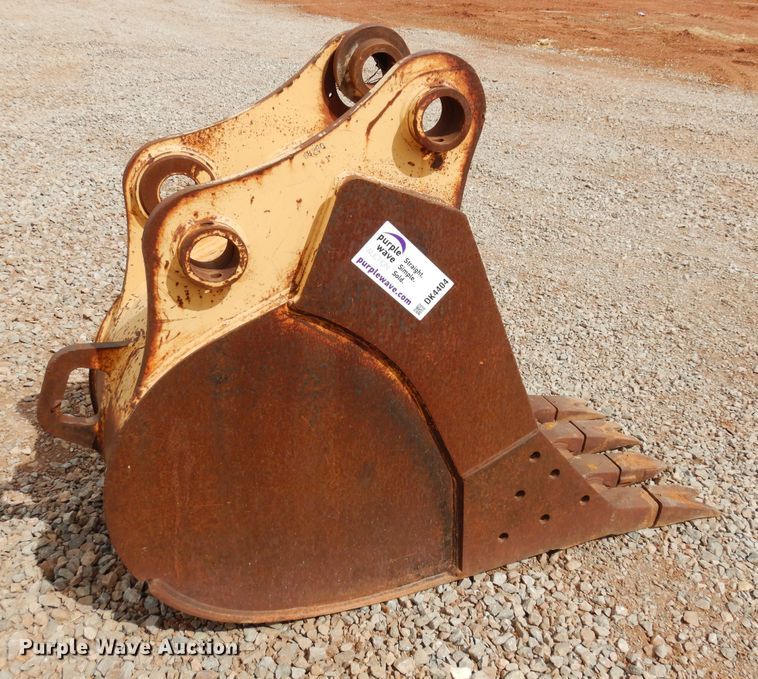image for item DK4404 John Deere  24" W excavator bucket