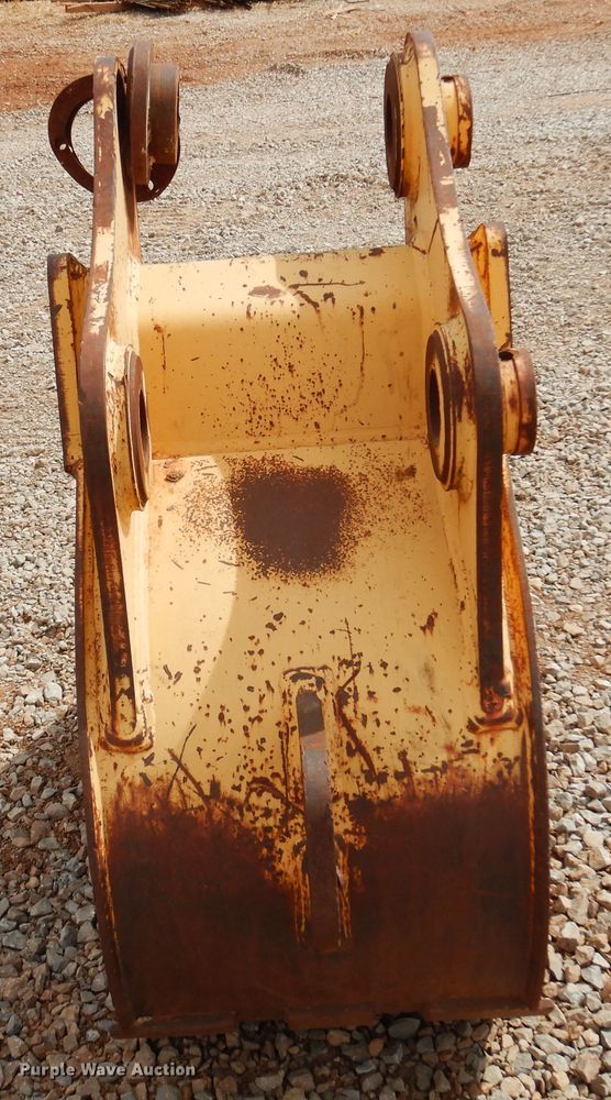 image for item DK4404 John Deere  24" W excavator bucket