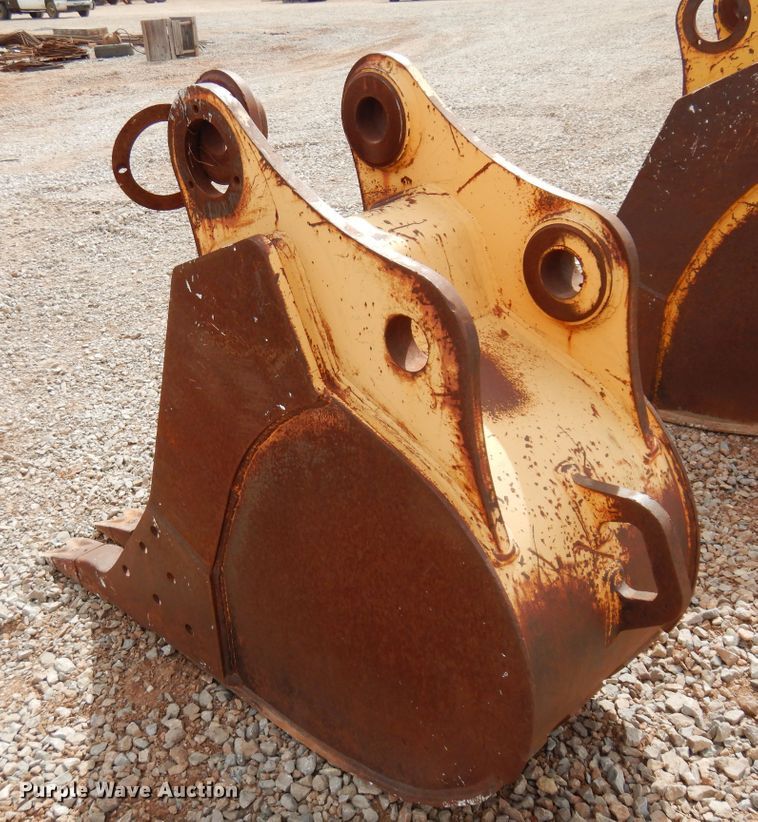 image for item DK4404 John Deere  24" W excavator bucket