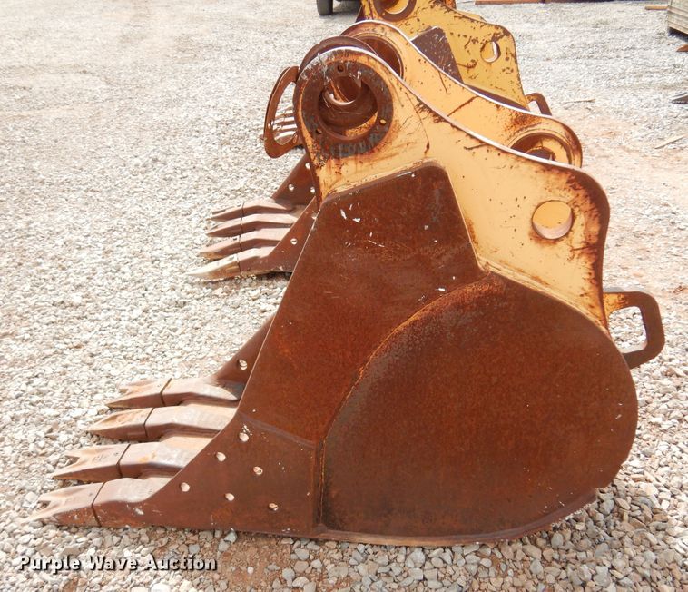 image for item DK4404 John Deere  24" W excavator bucket