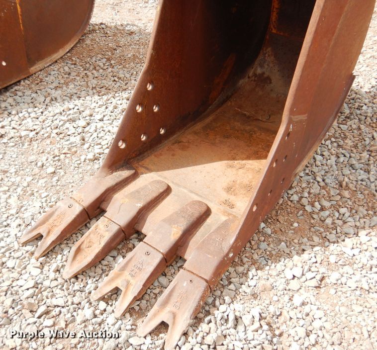 image for item DK4404 John Deere  24" W excavator bucket