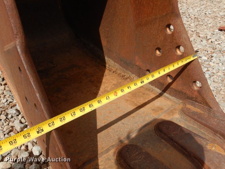 image for item DK4404 John Deere  24" W excavator bucket