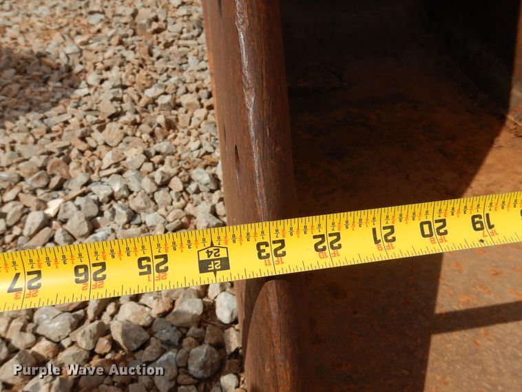 image for item DK4404 John Deere  24" W excavator bucket