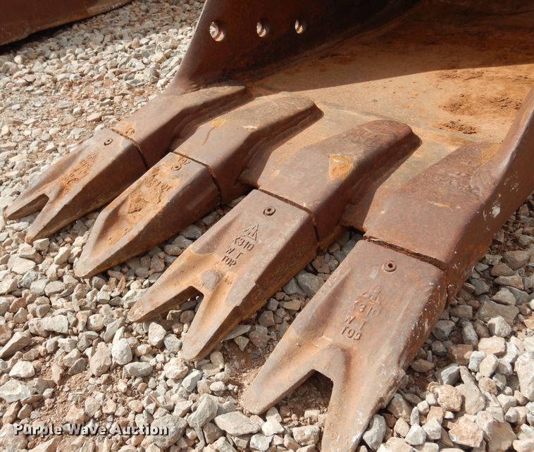 image for item DK4404 John Deere  24" W excavator bucket