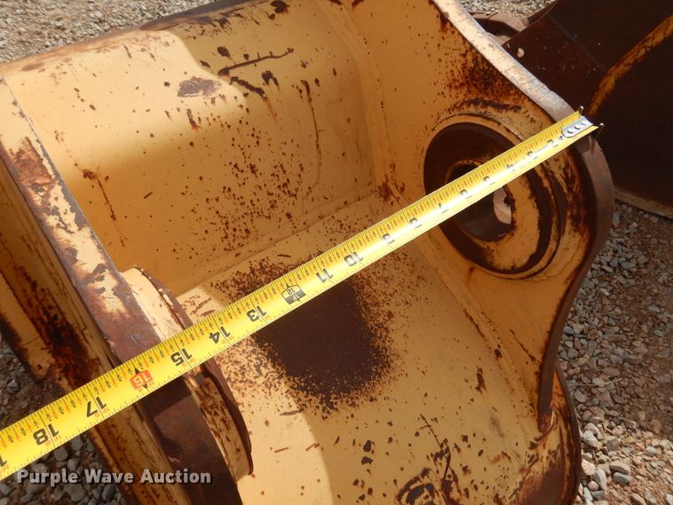 image for item DK4404 John Deere  24" W excavator bucket