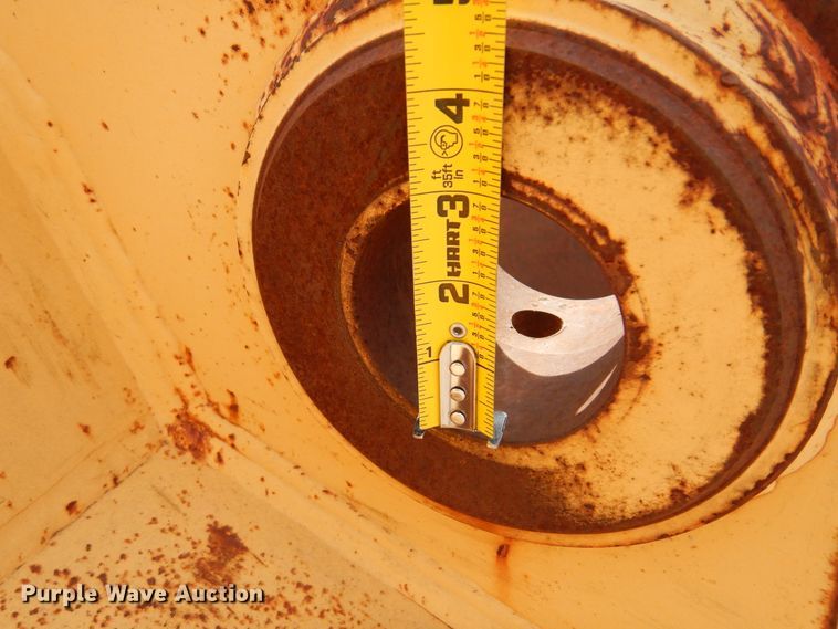 image for item DK4404 John Deere  24" W excavator bucket