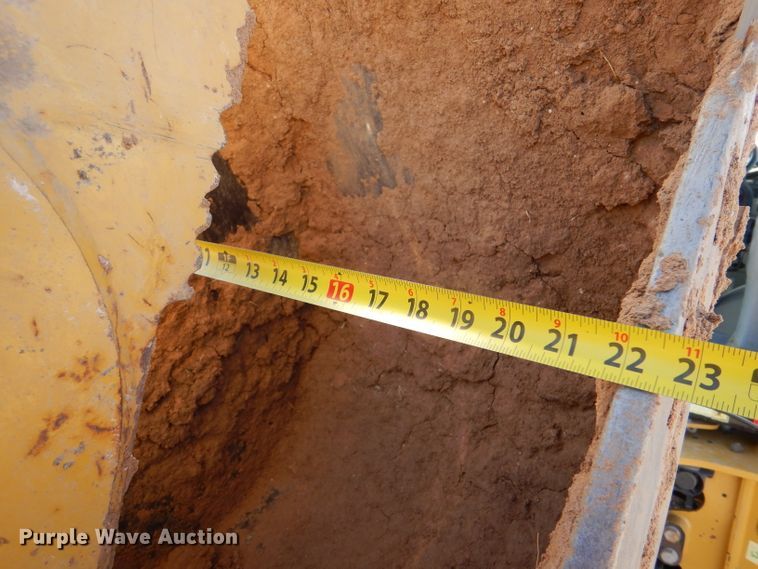 image for item DK7263 2013 Caterpillar 420F  backhoe