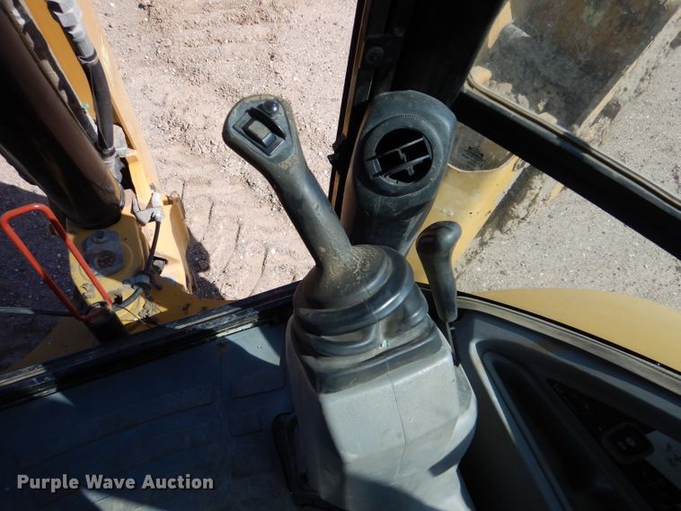 image for item DK7263 2013 Caterpillar 420F  backhoe