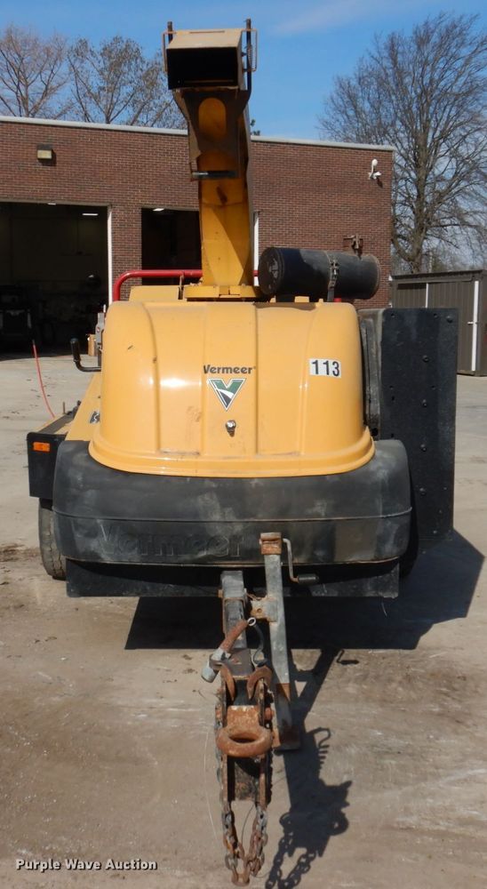image for item DL3731 2012 Vermeer BC1500  wood chipper