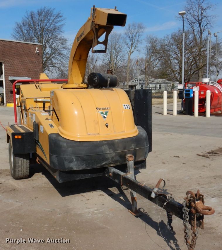 image for item DL3731 2012 Vermeer BC1500  wood chipper
