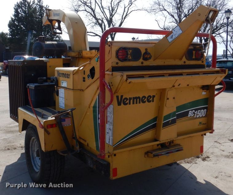 image for item DL3731 2012 Vermeer BC1500  wood chipper