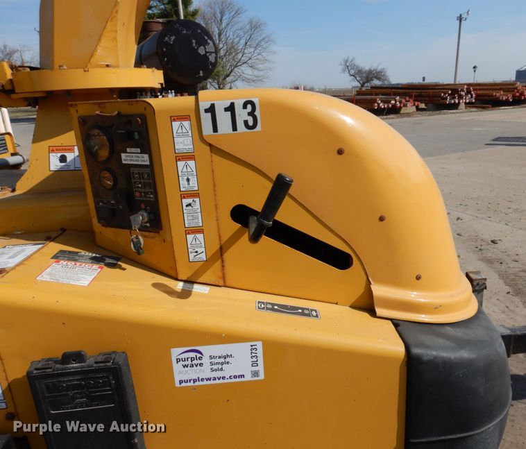 image for item DL3731 2012 Vermeer BC1500  wood chipper